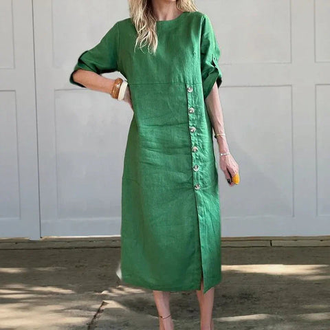 Damska sukienka maxi z rozcięciem z boku i guzikami