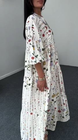 Damska sukienka swobodna z okrągłym dekoltem i nadrukiem w patchwork