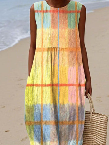 Damska sukienka w kratę w swobodnej kolorystyce, bez rękawów