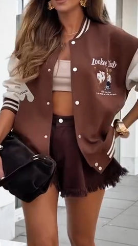 Damska kurtka casualowa z okrągłym dekoltem i nadrukiem na piersiach