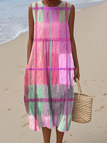 Damska sukienka w kratę w swobodnej kolorystyce, bez rękawów