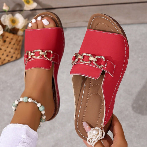 👡✨ Stylowe ortopedyczne kapcie z metalowymi klamrami