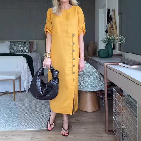 Damska sukienka maxi z rozcięciem z boku i guzikami