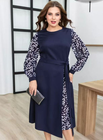 Damska elegancka sukienka z długim rękawem i nadrukiem