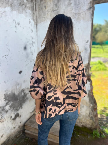 Damska kurtka typu bomber z nadrukiem zebry na jesień i zamkiem błyskawicznym