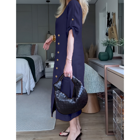 Damska sukienka maxi z rozcięciem z boku i guzikami