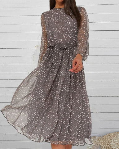Elegancka sukienka w kropki